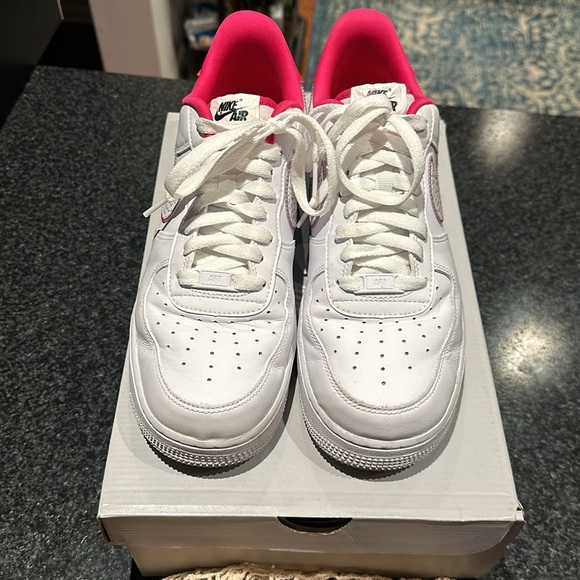 Women’s Air Force One ‘07 LX Dragon Fruit size 11 - Picture 2 of 5